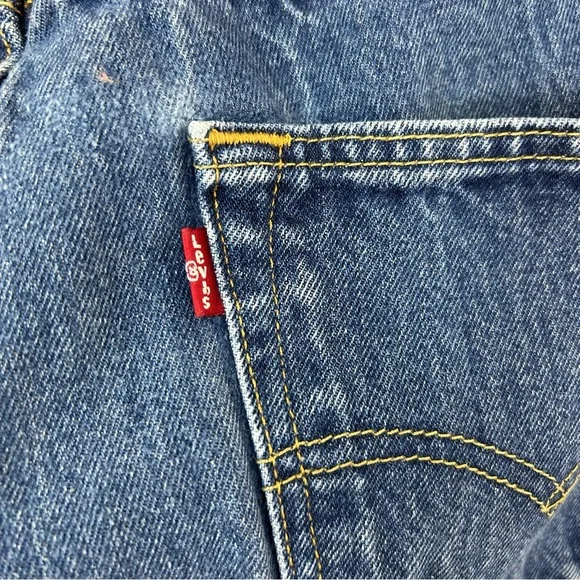 Levi’s 501 32x34 Classic Blue Denim Jeans - Picture 6 of 12